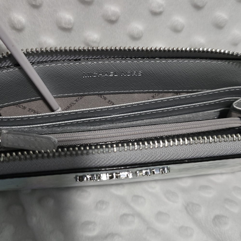 Michael Kors Iridescent Zip Around Wallet - NWT - Picture 6 of 8